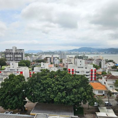 Apartamentos com 105m², 3 quartos, 1 suíte, 1 garagem, no bairro Coqueiros em Florianópolis
