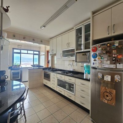 Apartamentos com 105m², 3 quartos, 1 suíte, 1 garagem, no bairro Coqueiros em Florianópolis