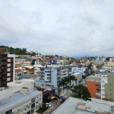Apartamentos com 105m², 3 quartos, 1 suíte, 1 garagem, no bairro Coqueiros em Florianópolis