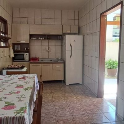 Casa Residencial com 123m², 3 quartos, 3 garagens, no bairro Ingleses do Rio Vermelho em Florianópolis