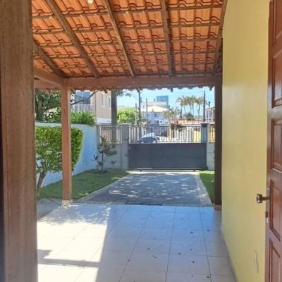 Casa Residencial com 123m², 3 quartos, 3 garagens, no bairro Ingleses do Rio Vermelho em Florianópolis