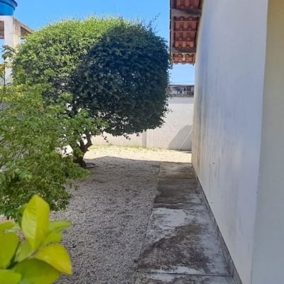 Casa Residencial com 123m², 3 quartos, 3 garagens, no bairro Ingleses do Rio Vermelho em Florianópolis