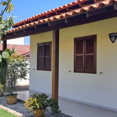 Casa Residencial com 123m², 3 quartos, 3 garagens, no bairro Ingleses do Rio Vermelho em Florianópolis