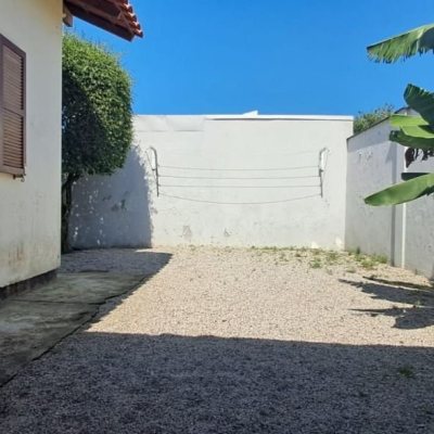 Casa Residencial com 123m², 3 quartos, 3 garagens, no bairro Ingleses do Rio Vermelho em Florianópolis