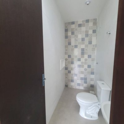 Sobrado Residencial com 92m², 2 quartos, 1 suíte, 2 garagens, no bairro São João Do Rio Vermelho em Florianópolis