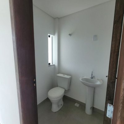 Sobrado Residencial com 92m², 2 quartos, 1 suíte, 2 garagens, no bairro São João Do Rio Vermelho em Florianópolis