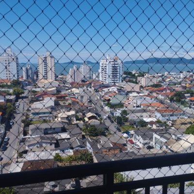 Apartamentos com 68m², 2 quartos, 1 suíte, 2 garagens, no bairro Barreiros em São José
