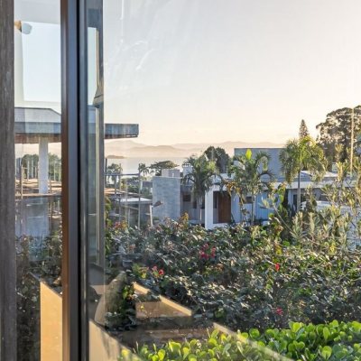 Casa em Condomínio com 842m², 4 quartos, 4 suítes, 5 garagens, no bairro Cacupé em Florianópolis