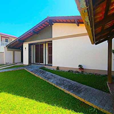 Casa Residencial com 153m², 3 quartos, 1 suíte, 1 garagem, no bairro Ingleses em Florianópolis