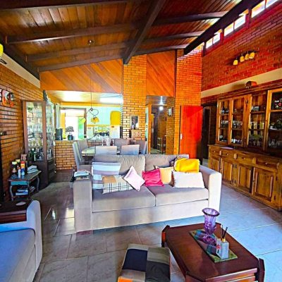 Casa Residencial com 153m², 3 quartos, 1 suíte, 1 garagem, no bairro Ingleses em Florianópolis