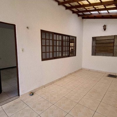 Casa Residencial com 85m², 2 quartos, 2 garagens, no bairro Canto em Florianópolis