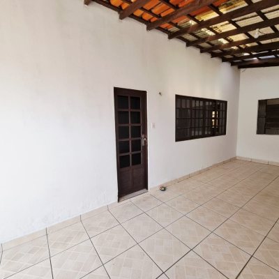 Casa Residencial com 85m², 2 quartos, 2 garagens, no bairro Canto em Florianópolis