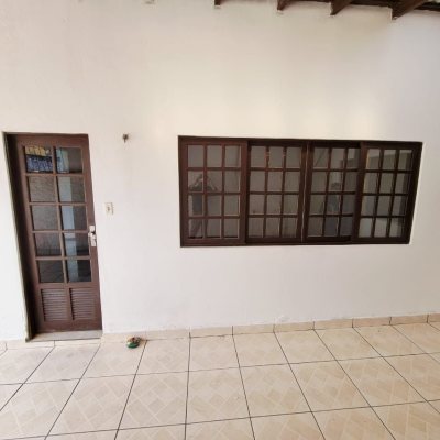 Casa Residencial com 85m², 2 quartos, 2 garagens, no bairro Canto em Florianópolis