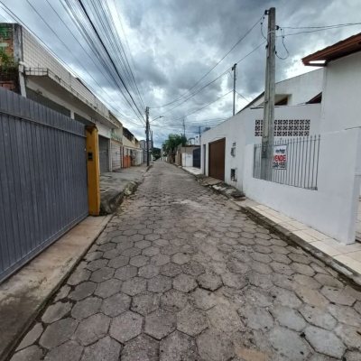 Casa Residencial com 85m², 2 quartos, 2 garagens, no bairro Canto em Florianópolis