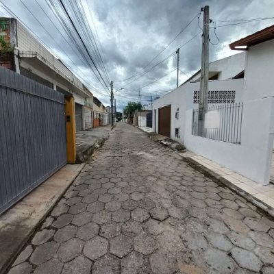 Casa Residencial com 85m², 2 quartos, 2 garagens, no bairro Canto em Florianópolis