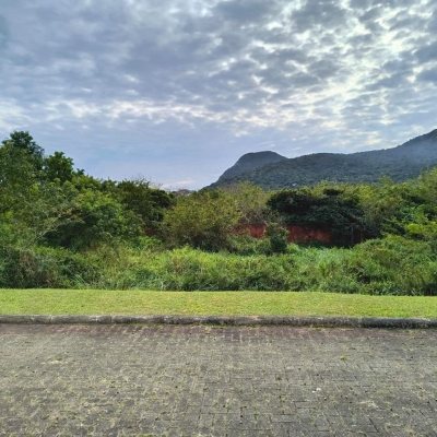 Terrenos Residenciais com 403m², no bairro Pântano do Sul em Florianópolis
