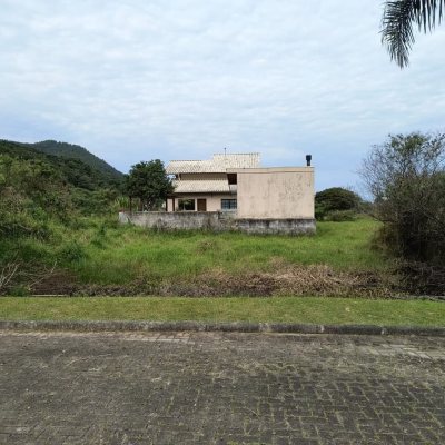 Terrenos Residenciais com 403m², no bairro Pântano do Sul em Florianópolis