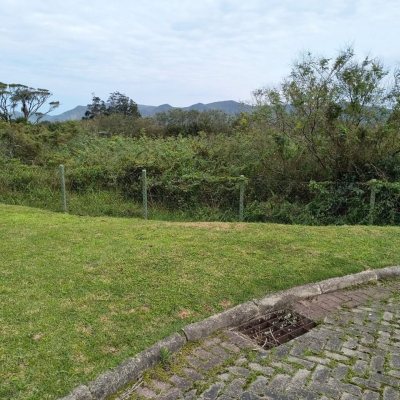 Terrenos Residenciais com 403m², no bairro Pântano do Sul em Florianópolis