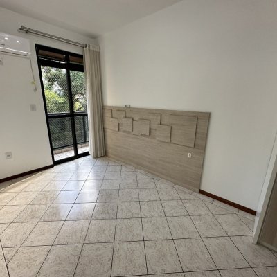 Apartamentos com 63m², 2 quartos, 1 garagem, no bairro Capoeiras em Florianópolis