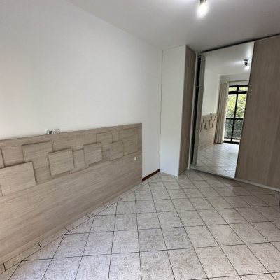 Apartamentos com 63m², 2 quartos, 1 garagem, no bairro Capoeiras em Florianópolis