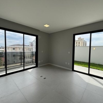 Studio Residencial com 75m², 1 quarto, 1 suíte, 1 garagem, no bairro Coqueiros em Florianópolis