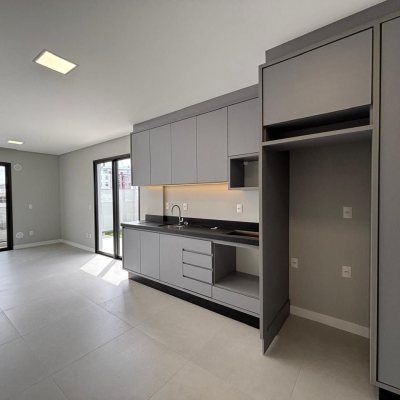 Studio Residencial com 75m², 1 quarto, 1 suíte, 1 garagem, no bairro Coqueiros em Florianópolis