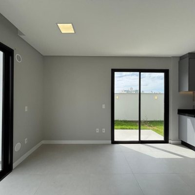 Studio Residencial com 75m², 1 quarto, 1 suíte, 1 garagem, no bairro Coqueiros em Florianópolis