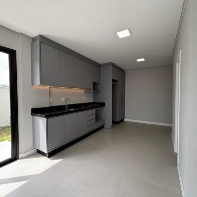 Studio Residencial com 75m², 1 quarto, 1 suíte, 1 garagem, no bairro Coqueiros em Florianópolis