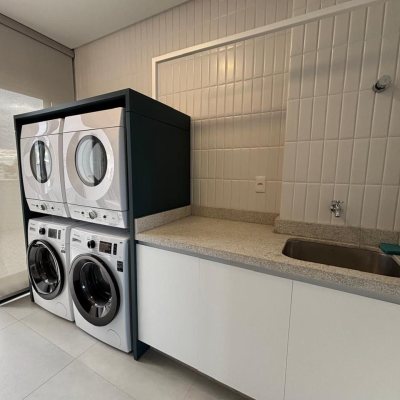 Studio Residencial com 75m², 1 quarto, 1 suíte, 1 garagem, no bairro Coqueiros em Florianópolis