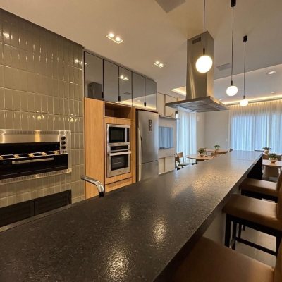 Studio Residencial com 75m², 1 quarto, 1 suíte, 1 garagem, no bairro Coqueiros em Florianópolis