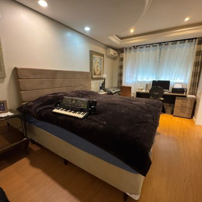 Cobertura com 418m², 3 quartos, 3 suítes, 4 garagens, no bairro Centro em Florianópolis