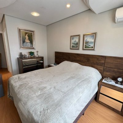 Cobertura com 418m², 3 quartos, 3 suítes, 4 garagens, no bairro Centro em Florianópolis