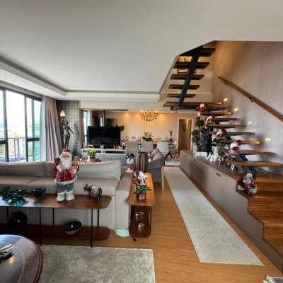 Cobertura com 418m², 3 quartos, 3 suítes, 4 garagens, no bairro Centro em Florianópolis