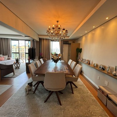 Cobertura com 418m², 3 quartos, 3 suítes, 4 garagens, no bairro Centro em Florianópolis