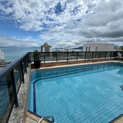 Cobertura com 418m², 3 quartos, 3 suítes, 4 garagens, no bairro Centro em Florianópolis