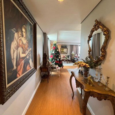 Cobertura com 418m², 3 quartos, 3 suítes, 4 garagens, no bairro Centro em Florianópolis