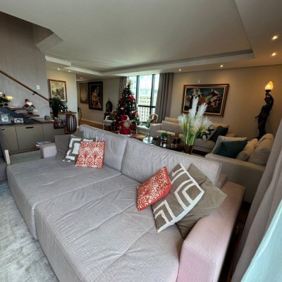 Cobertura com 418m², 3 quartos, 3 suítes, 4 garagens, no bairro Centro em Florianópolis