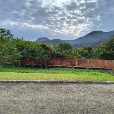 Terrenos Residenciais com 401m², no bairro Pântano do Sul em Florianópolis