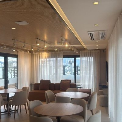 Apartamentos com 79m², 2 quartos, 2 suítes, 1 garagem, no bairro Estreito em Florianópolis