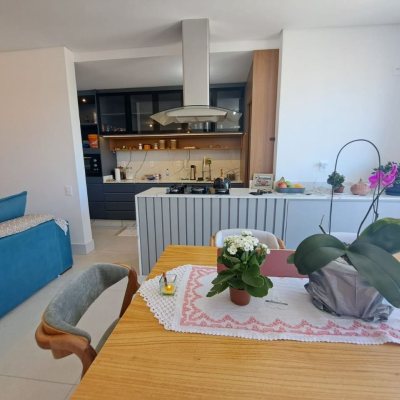 Apartamentos com 79m², 2 quartos, 2 suítes, 1 garagem, no bairro Estreito em Florianópolis