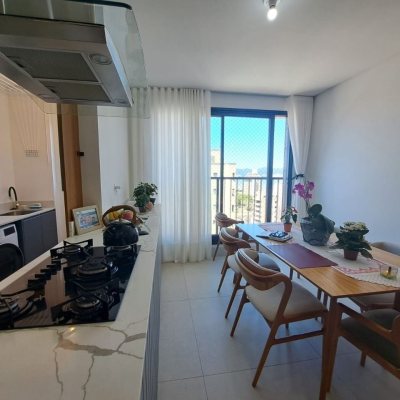 Apartamentos com 79m², 2 quartos, 2 suítes, 1 garagem, no bairro Estreito em Florianópolis