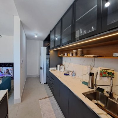 Apartamentos com 79m², 2 quartos, 2 suítes, 1 garagem, no bairro Estreito em Florianópolis