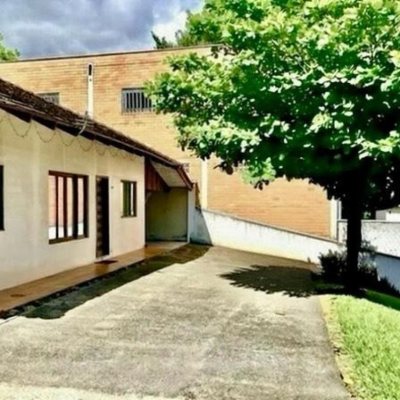 Casa Residencial com 131m², 3 quartos, 2 garagens, no bairro Salto Weissbach em Blumenau