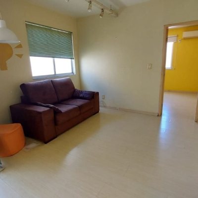 Apartamentos com 79m², 1 quarto, 1 suíte, no bairro Trindade em Florianópolis
