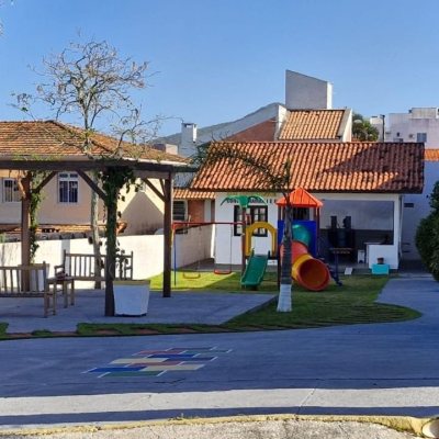 Casa Residencial com 235m², 4 quartos, 2 suítes, 1 garagem, no bairro Ingleses em Florianópolis