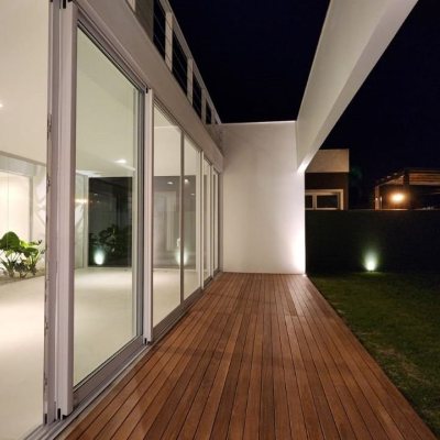 Casa em Condomínio com 297m², 4 quartos, 4 suítes, 6 garagens, no bairro São João Do Rio Vermelho em Florianópolis