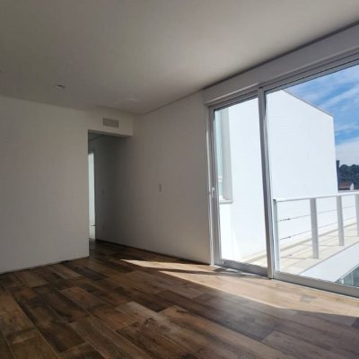 Casa em Condomínio com 297m², 4 quartos, 4 suítes, 6 garagens, no bairro São João Do Rio Vermelho em Florianópolis