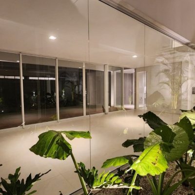 Casa em Condomínio com 297m², 4 quartos, 4 suítes, 6 garagens, no bairro São João Do Rio Vermelho em Florianópolis