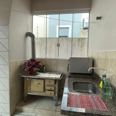 Casa Residencial com 122m², 3 quartos, 2 suítes, 2 garagens, no bairro Ingleses do Rio Vermelho em Florianópolis