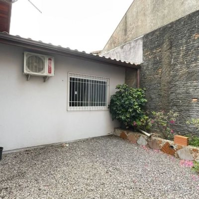 Casa Residencial com 122m², 3 quartos, 2 suítes, 2 garagens, no bairro Ingleses do Rio Vermelho em Florianópolis